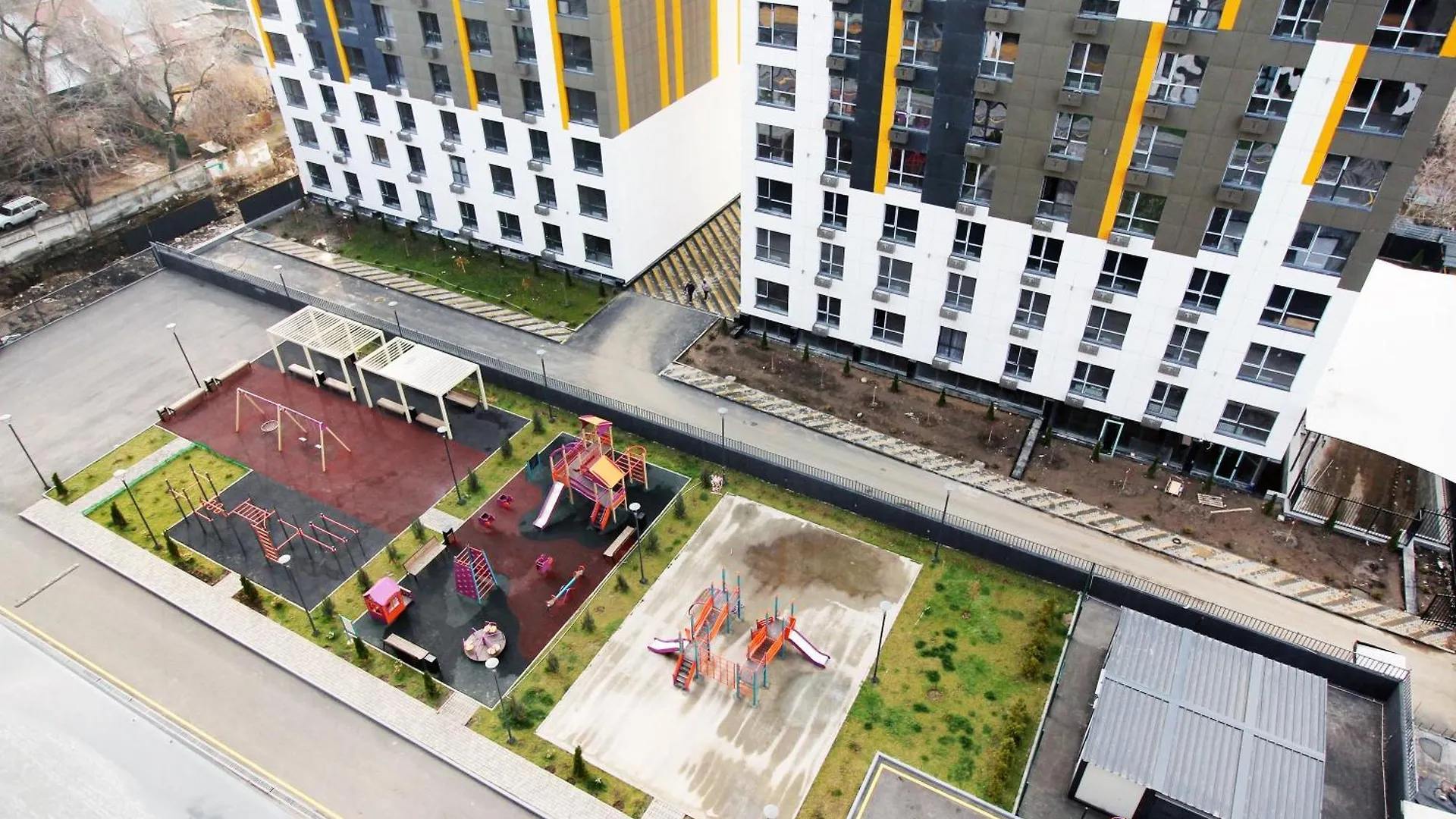 Four Seasons Apartment Near Mega Almaty
